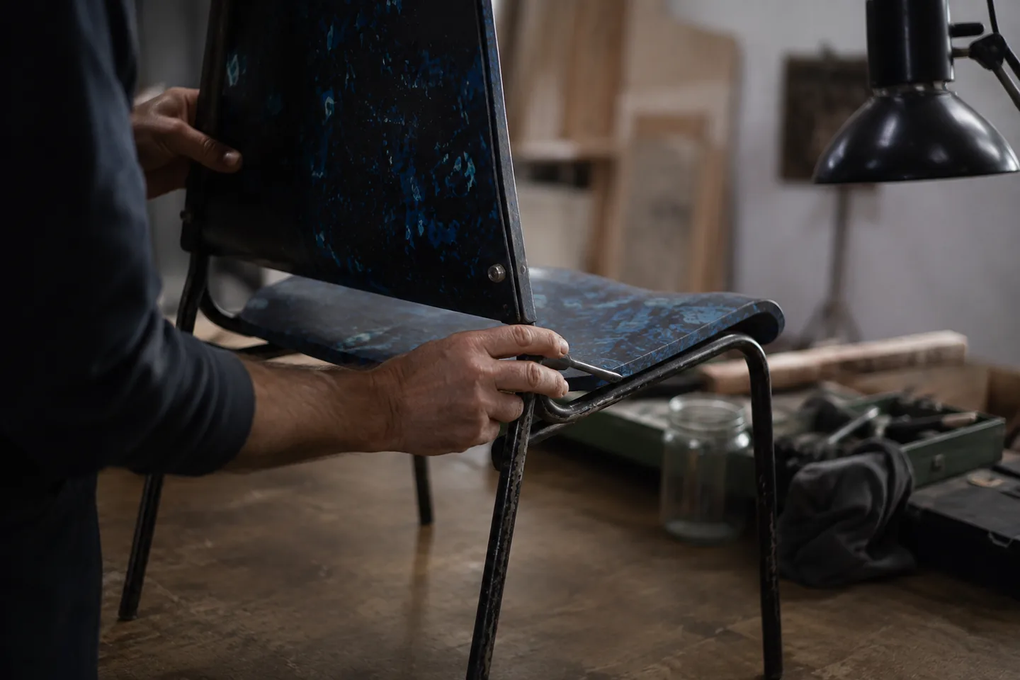Mobilier entretenu et réparé pour faire durer son usage